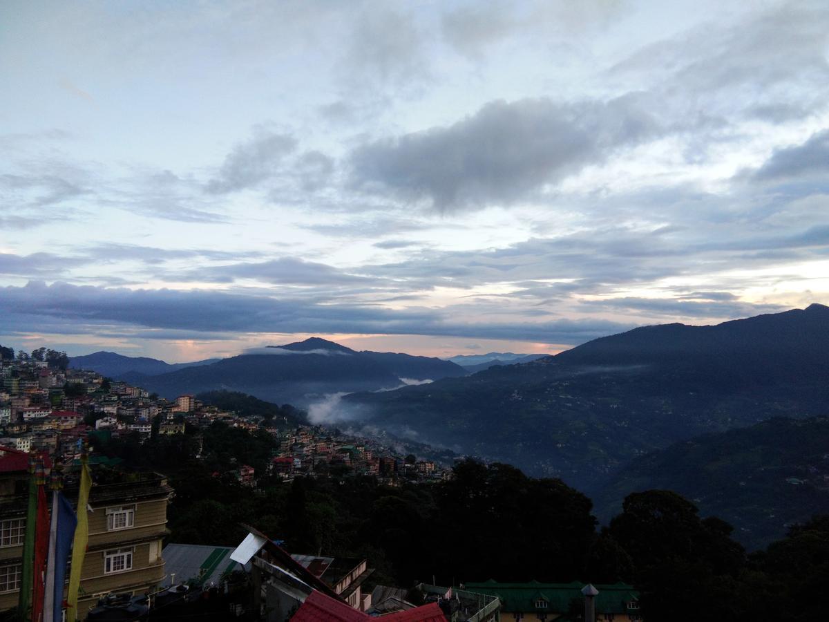 Hotel The Lindsay Cheu Den Gangtok Zewnętrze zdjęcie